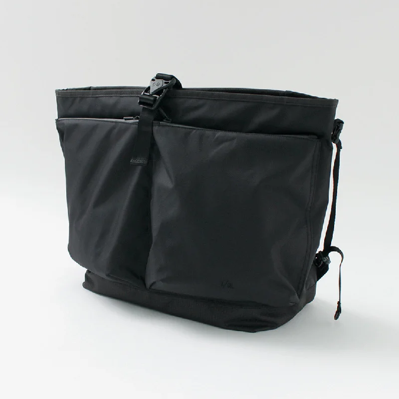 F/CE. / Lightweight courier shoulder bag